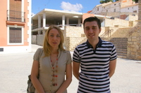 Antonia Millán e Israel Rico en las inmediaciones de la Casa Museo del Festero