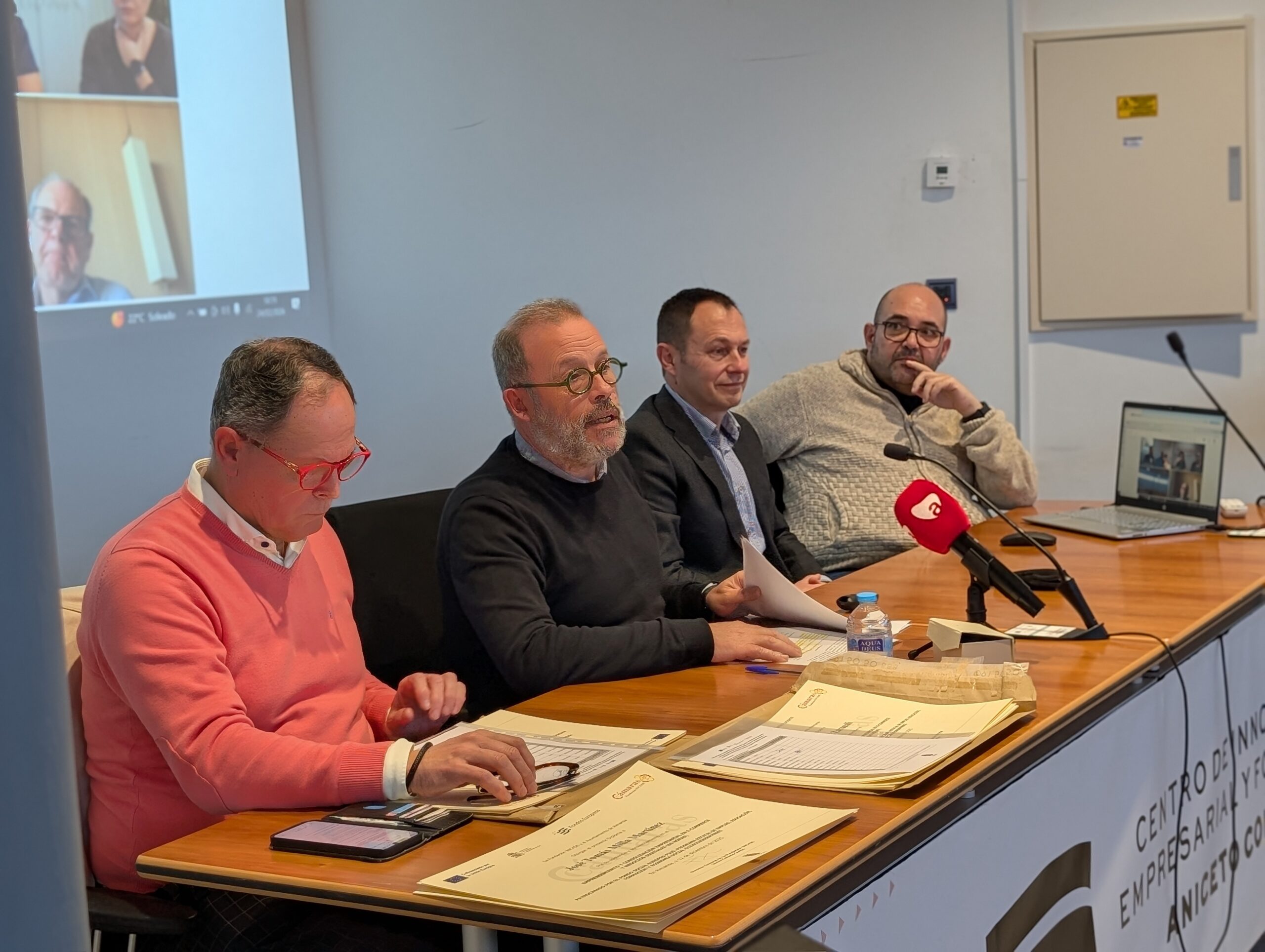 Clausurados los programas de emprendimiento con la entrega de diplomas al alumnado